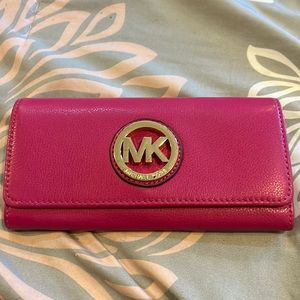 Michael kors pink pebbled leather wallet